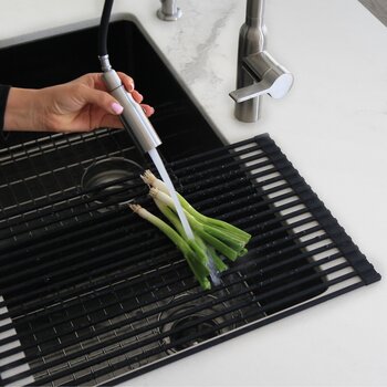 20'' Over The Sink Roll-Up Drying Rack in Black, In Use